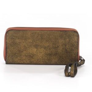 🦋Holding Horses • Metallic Leather Wallet
